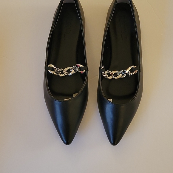 Z_Code_Z Flat Shoes With Chunky Chain - Picture 5 of 10